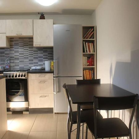 Green Garden Apartment Ingyenes Zart Parkoloval Segedyn Zewnętrze zdjęcie