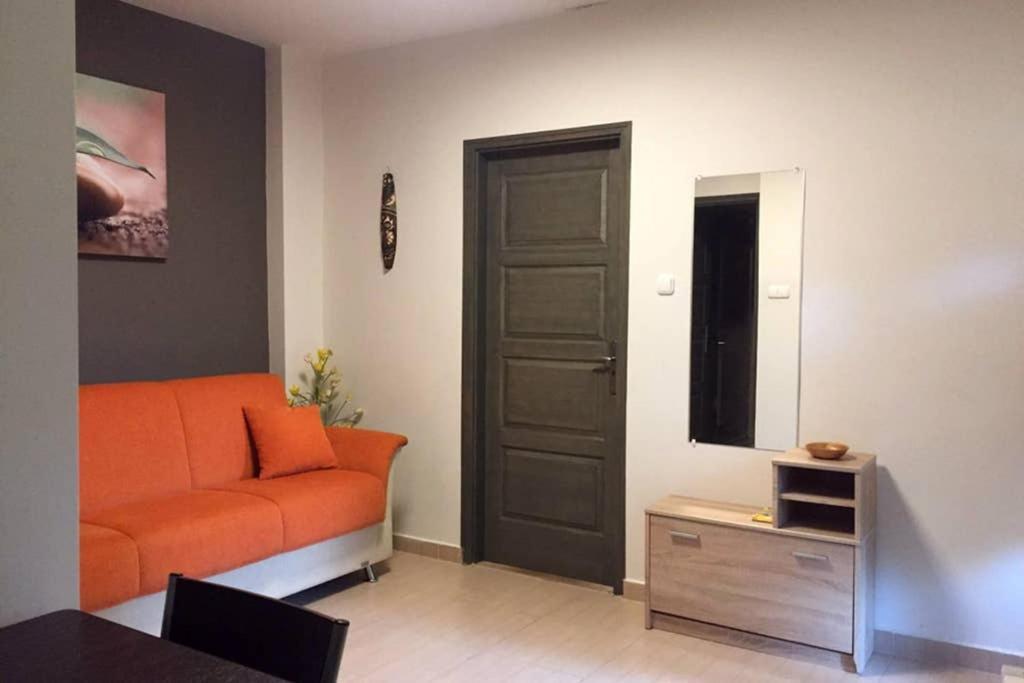 Green Garden Apartment Ingyenes Zart Parkoloval Segedyn Zewnętrze zdjęcie