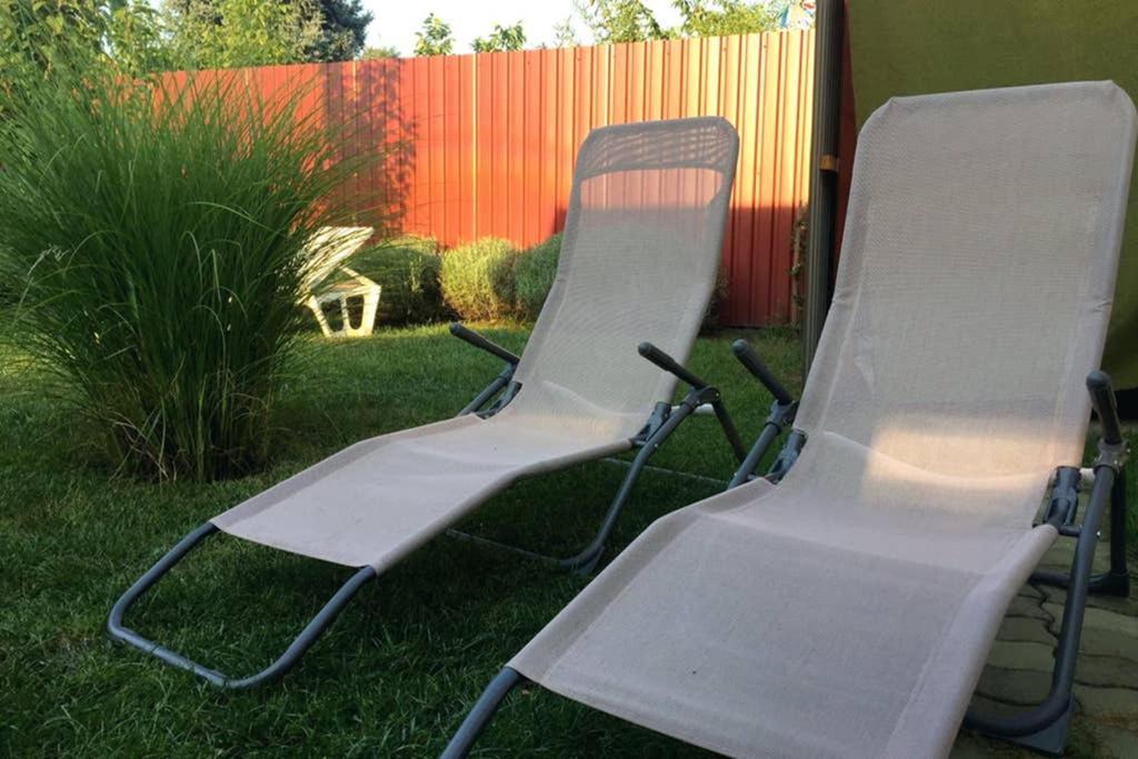 Green Garden Apartment Ingyenes Zart Parkoloval Segedyn Zewnętrze zdjęcie